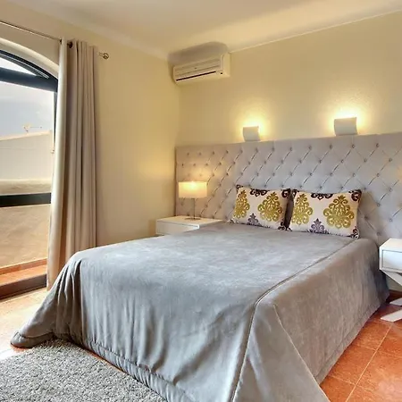 Gale Sleeps 8 Pool Air Con Wifi * Patroves